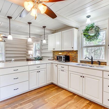 Dog-Friendly Hiawassee Cabin With Decks And Fire Pit! Buitenkant foto