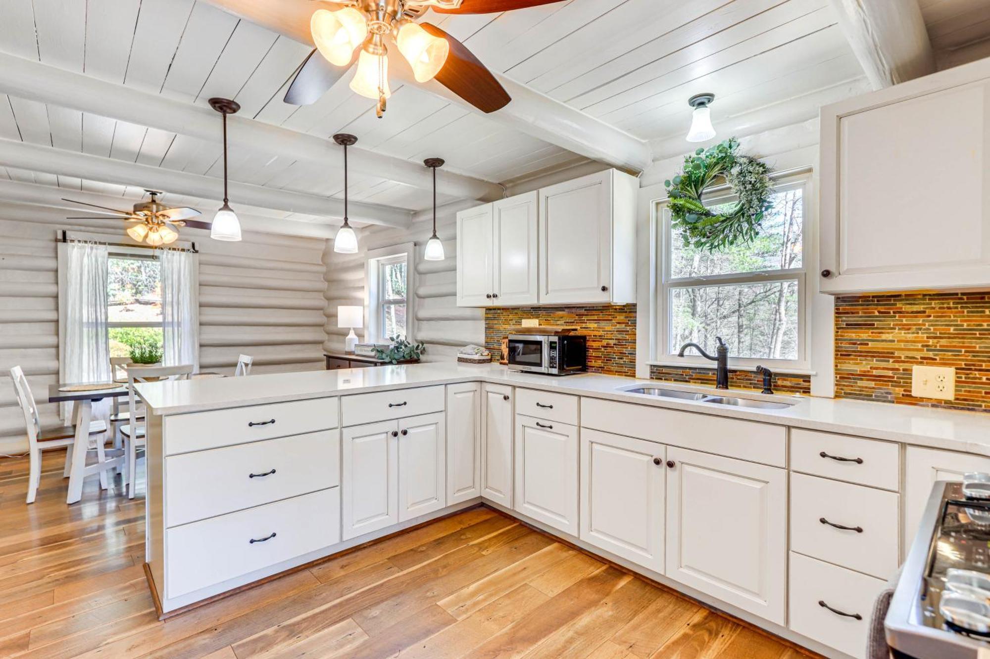 Dog-Friendly Hiawassee Cabin With Decks And Fire Pit! Buitenkant foto