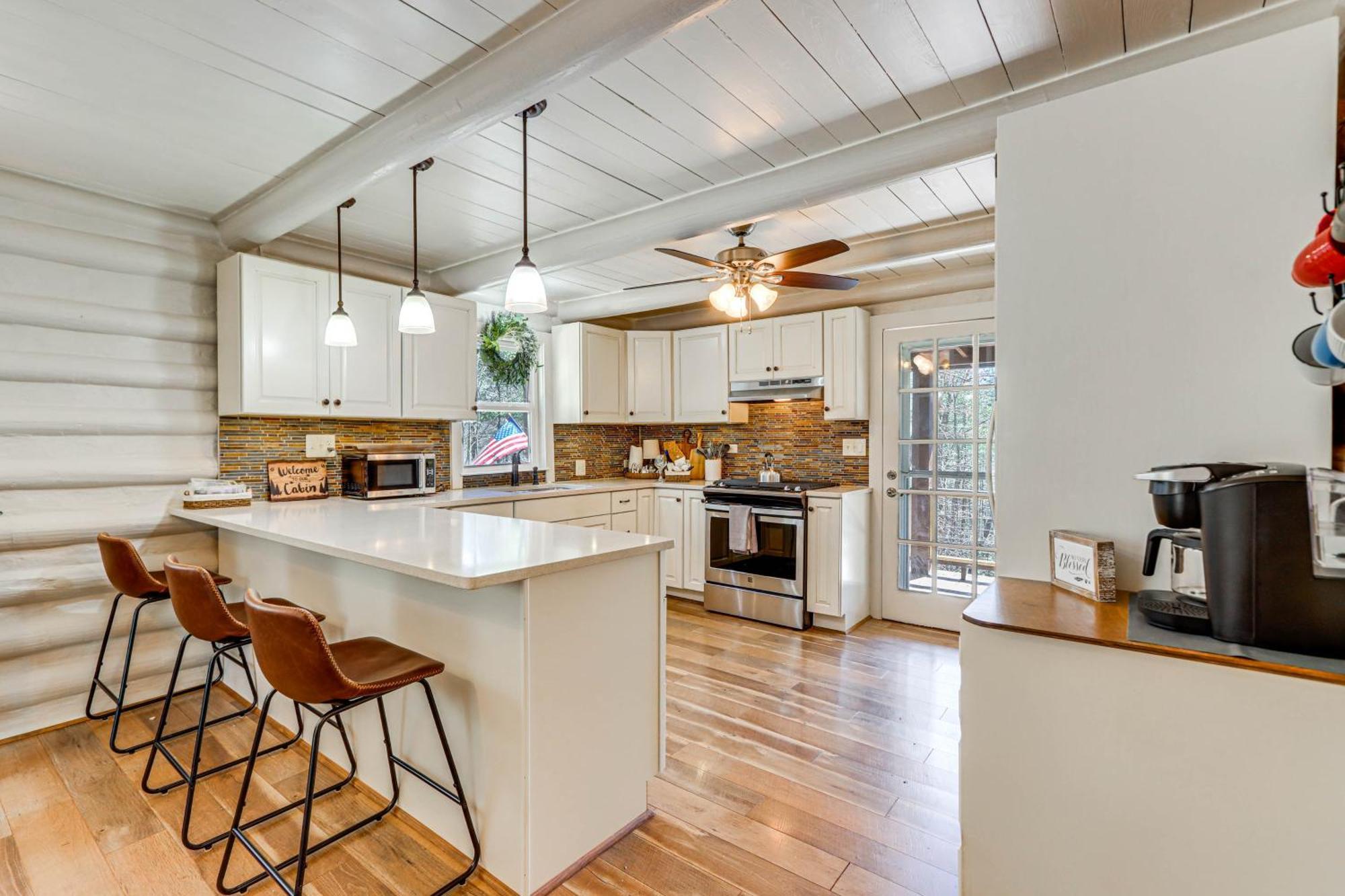 Dog-Friendly Hiawassee Cabin With Decks And Fire Pit! Buitenkant foto