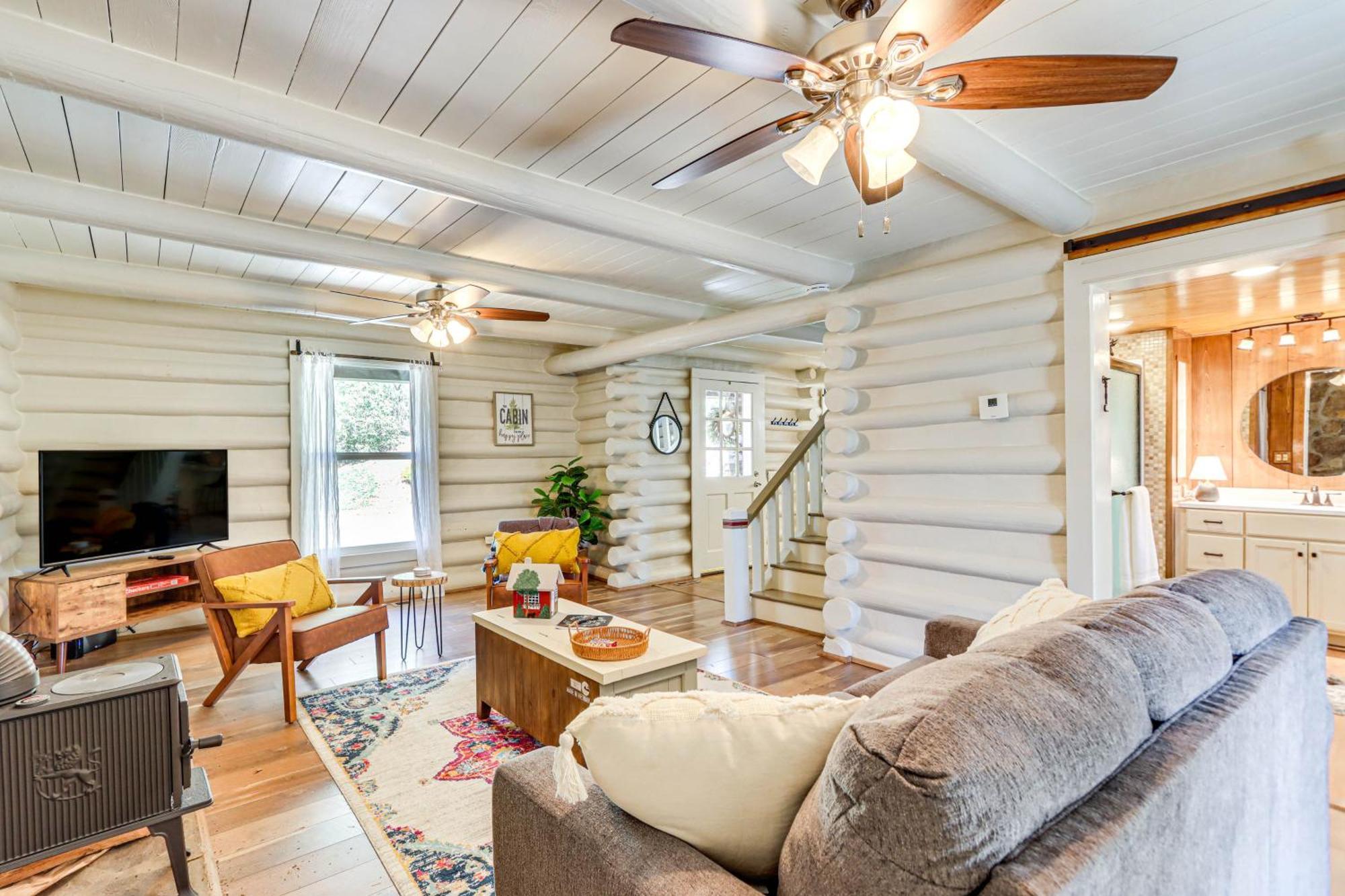 Dog-Friendly Hiawassee Cabin With Decks And Fire Pit! Buitenkant foto