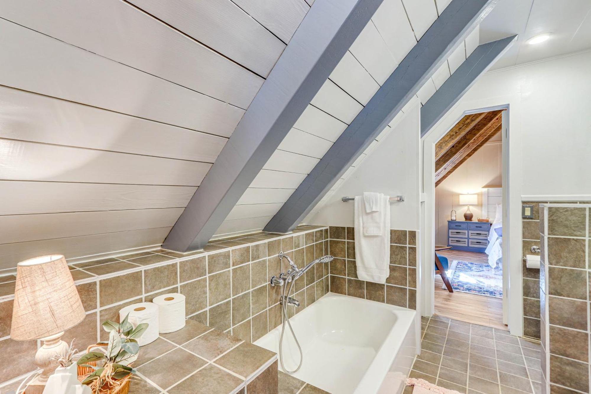 Dog-Friendly Hiawassee Cabin With Decks And Fire Pit! Buitenkant foto