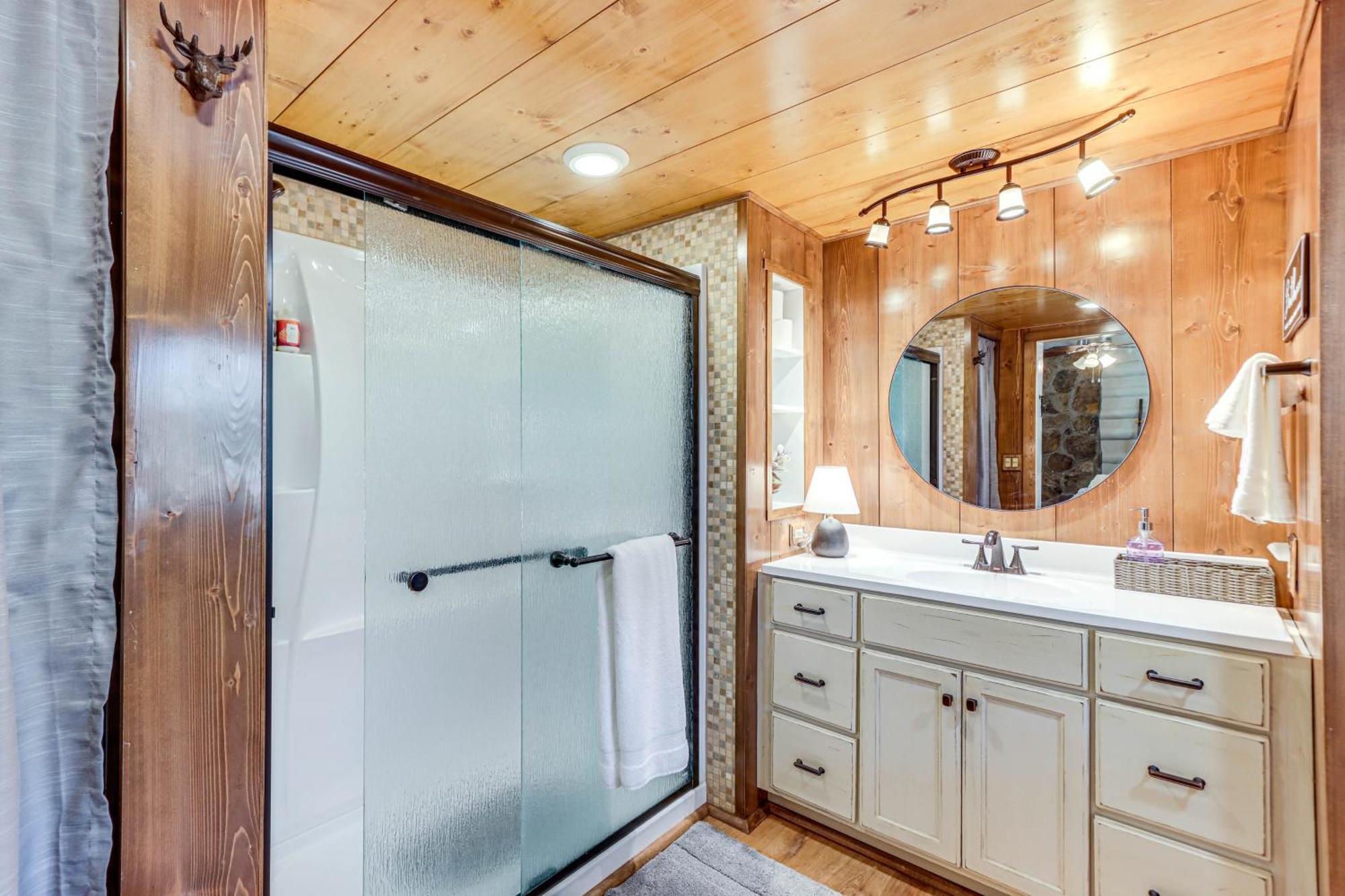 Dog-Friendly Hiawassee Cabin With Decks And Fire Pit! Buitenkant foto