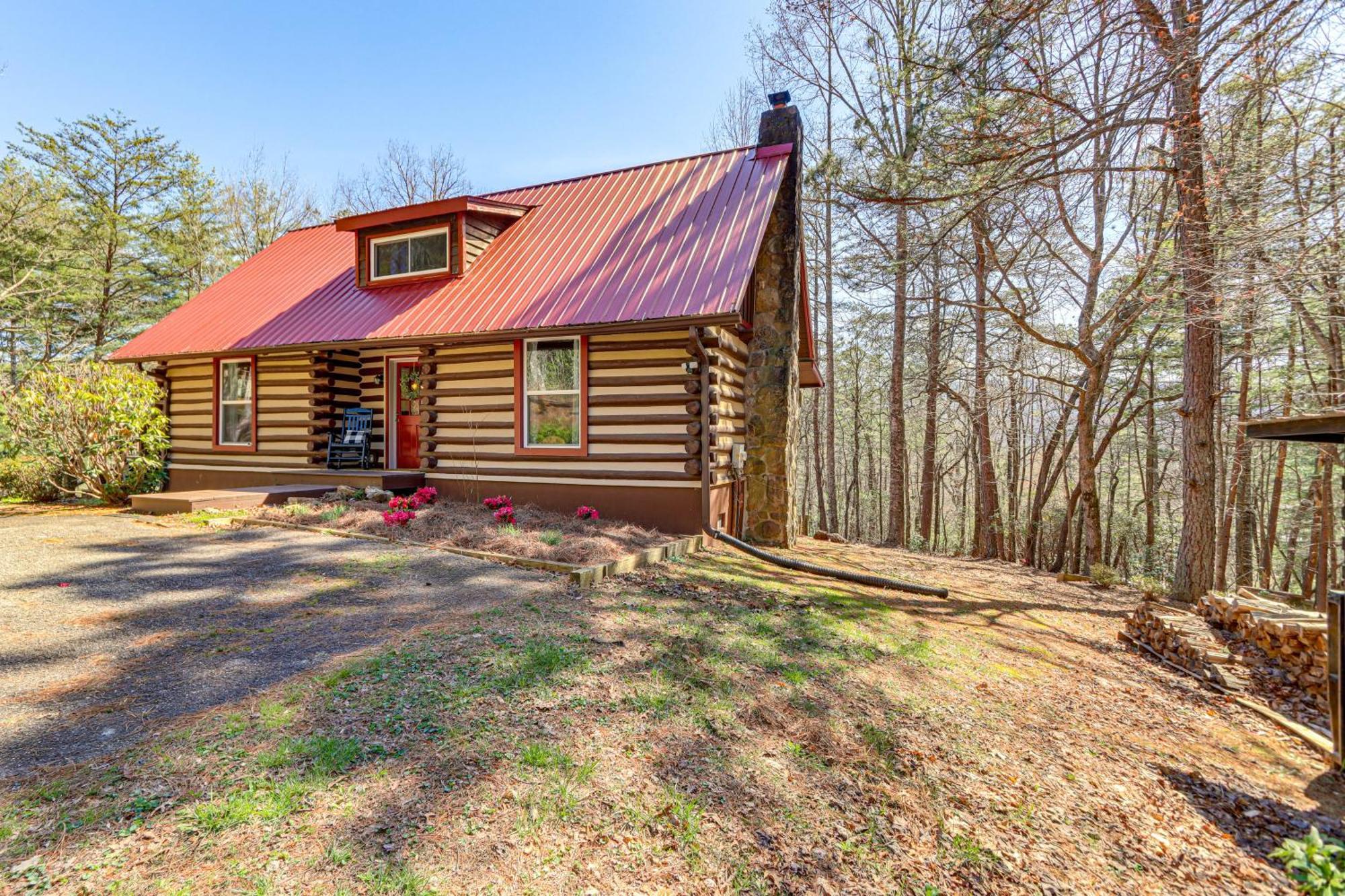Dog-Friendly Hiawassee Cabin With Decks And Fire Pit! Buitenkant foto