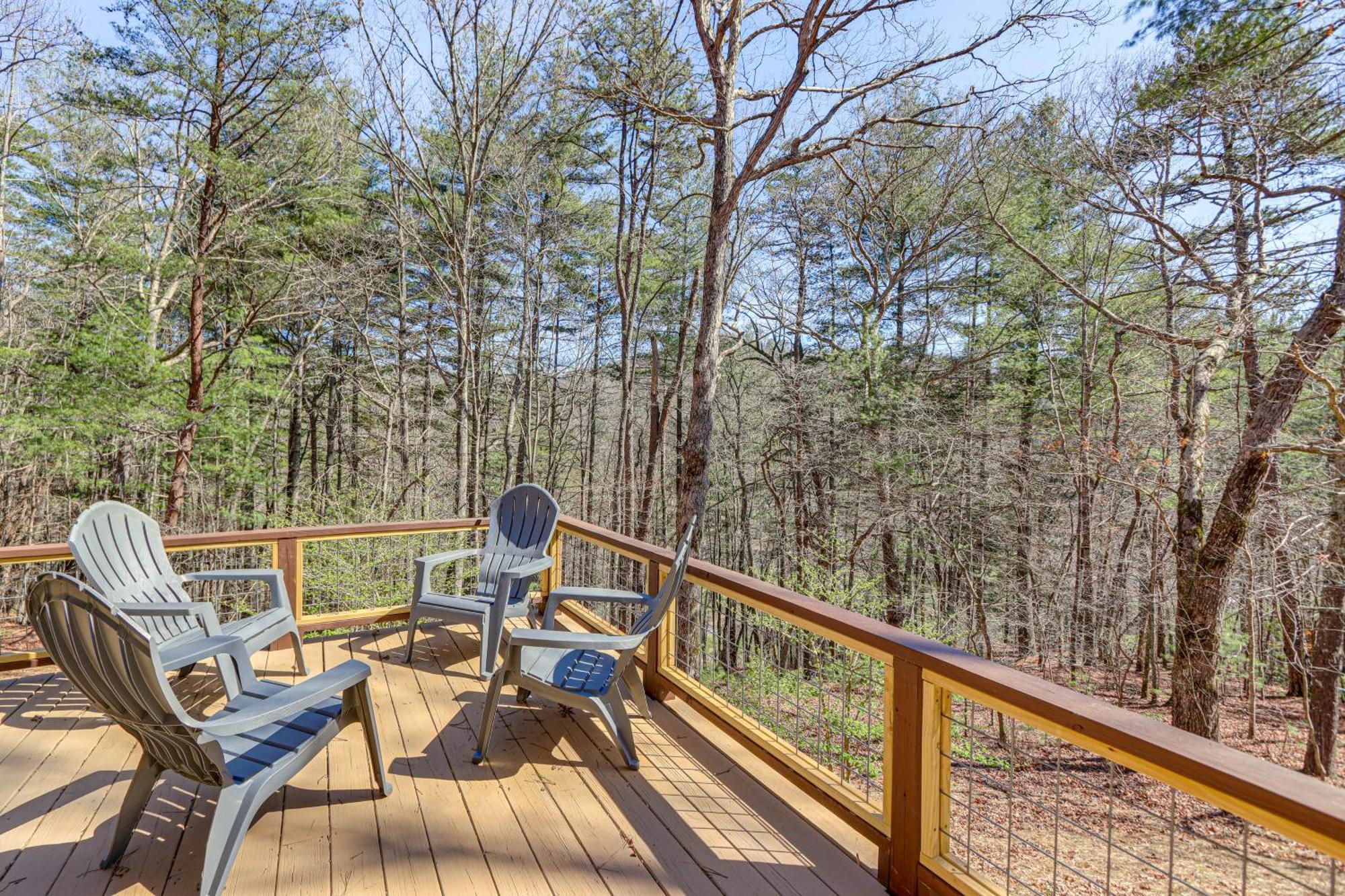 Dog-Friendly Hiawassee Cabin With Decks And Fire Pit! Buitenkant foto